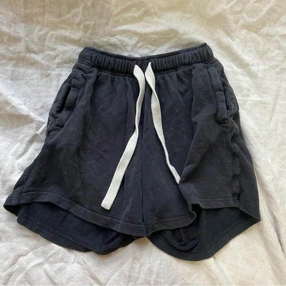 Jungmaven - Picture 1 of 4